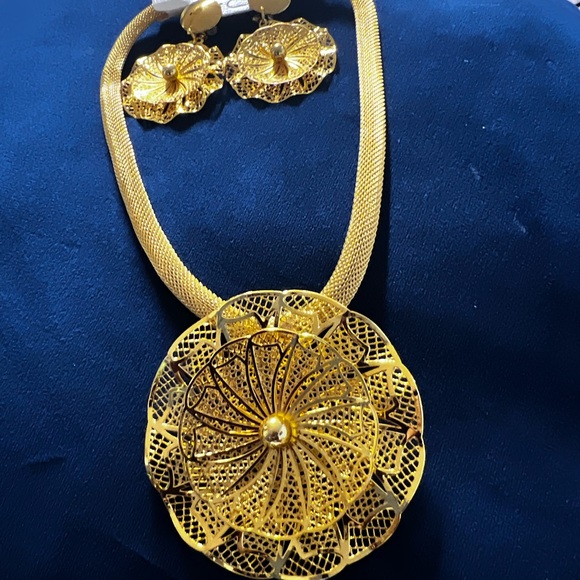 Large size jewelry - Picture 1 of 1